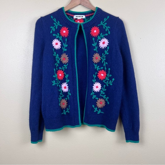 BODEN Sweater Floral Embroidered - Picture 6 of 9